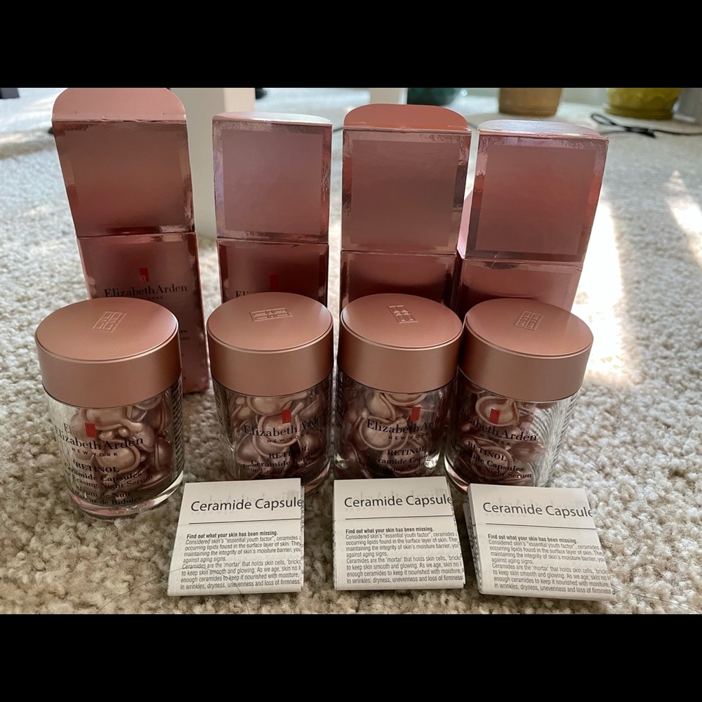 Elithebeth Arden capsules retinol